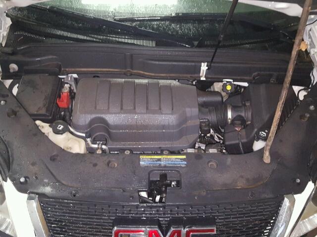 1GKEV33708J306045 - 2008 GMC ACADIA SLT თეთრი ფოტო 7