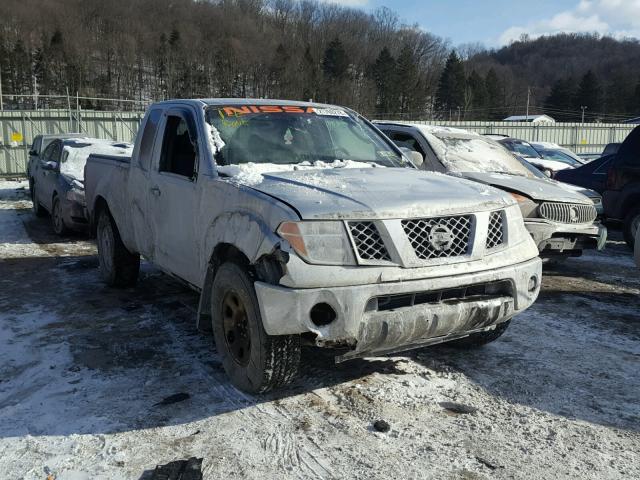 1N6AD06W35C465640 - 2005 NISSAN FRONTIER K SILVER photo 1