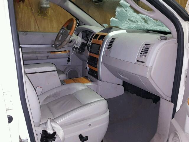 1A8HW58238F108330 - 2008 CHRYSLER ASPEN LIMI 白色 照片 5