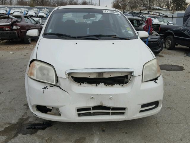 KL1TD56688B116046 - 2008 CHEVROLET AVEO BASE WHITE photo 9