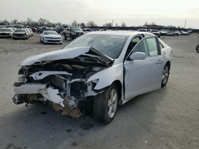 4T1BF3EK5BU643972 - 2011 TOYOTA CAMRY BASE WHITE photo 2