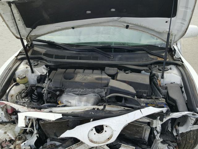 4T1BF3EK5BU643972 - 2011 TOYOTA CAMRY BASE WHITE photo 7