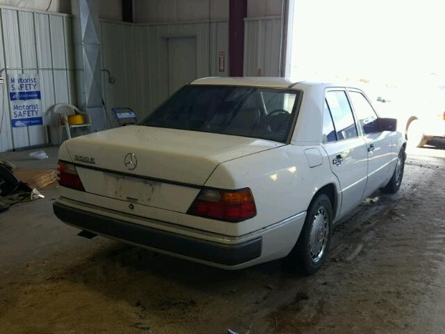 WDBEA30D0MB345948 - 1991 MERCEDES-BENZ 300 E WHITE photo 4