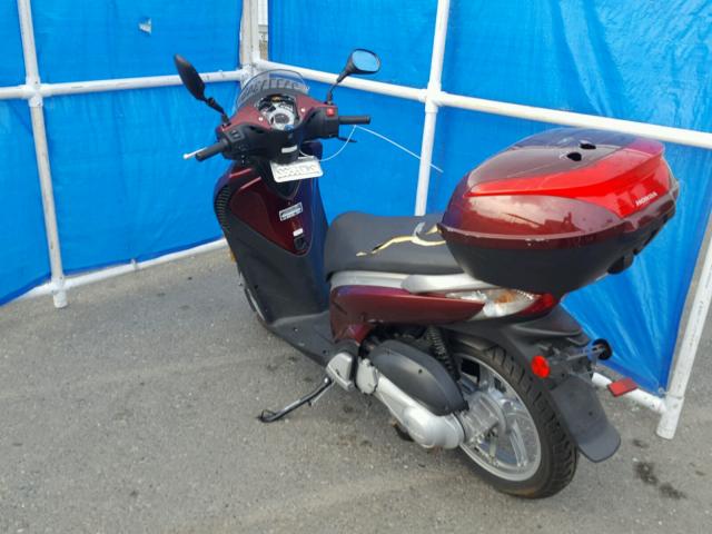 ZDCKF1011AF000540 - 2010 HONDA SH150 D RED photo 3