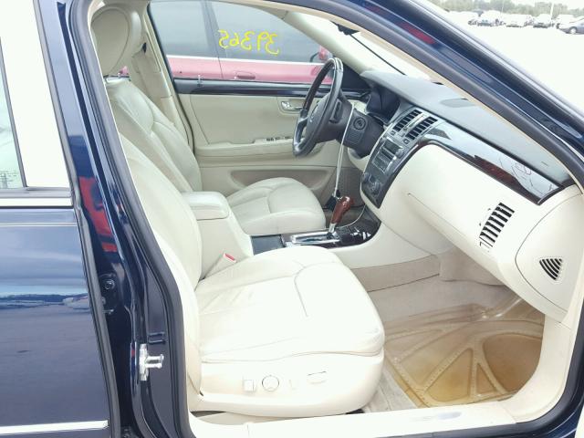 1G6KD57Y39U145564 - 2009 CADILLAC DTS BLUE photo 5