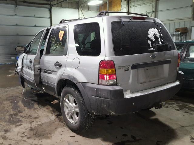 1FMYU04142KC84066 - 2002 FORD ESCAPE XLT SILVER photo 3