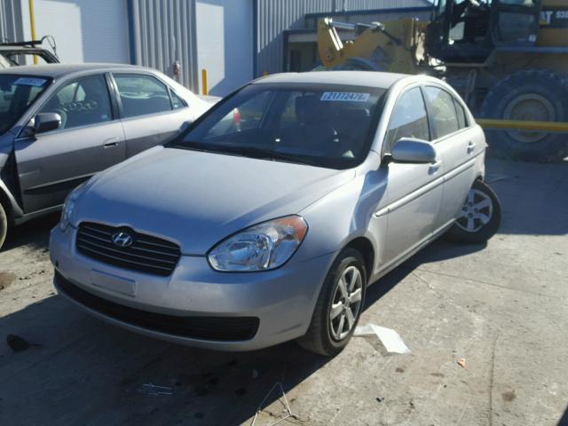 KMHCN4AC4AU468639 - 2010 HYUNDAI ACCENT GLS SILVER photo 2