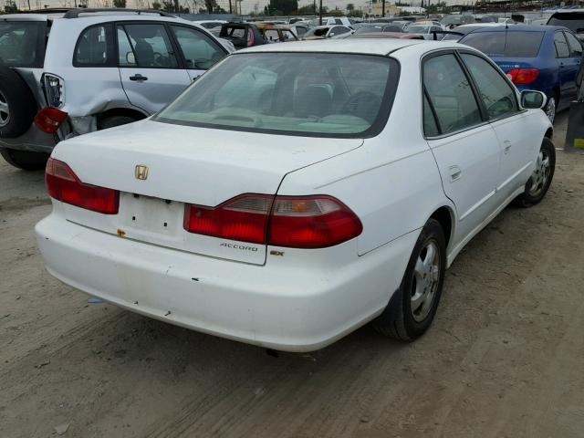 1HGCG5654WA119876 - 1998 HONDA ACCORD EX WHITE photo 4