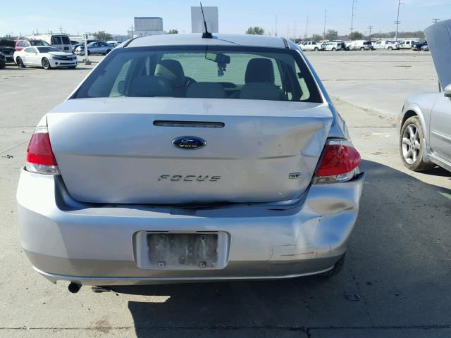 1FAHP3FN4BW193343 - 2011 FORD FOCUS SE SILVER photo 9