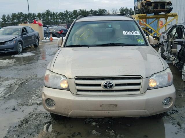 JTEEP21A350095175 - 2005 TOYOTA HIGHLANDER GOLD photo 9