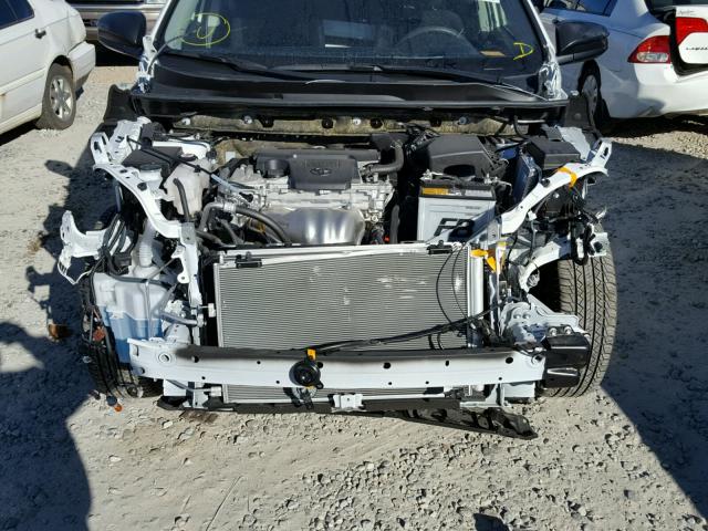 JTMZFREV8HJ129205 - 2017 TOYOTA RAV4 LE WHITE photo 9