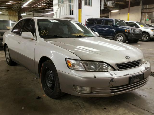 JT8BF28G2W5043740 - 1998 LEXUS ES 300 WHITE photo 1