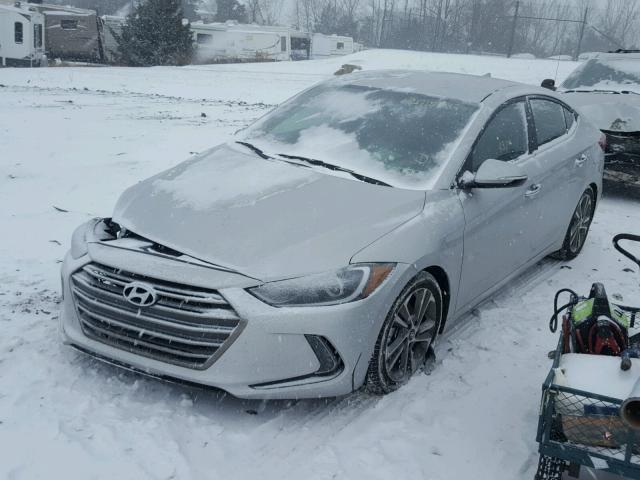 5NPD84LF9HH063839 - 2017 HYUNDAI ELANTRA SE SILVER photo 2