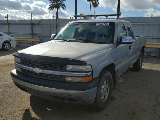 1GCEK19T3YE216118 - 2000 CHEVROLET SILVERADO GRAY photo 2