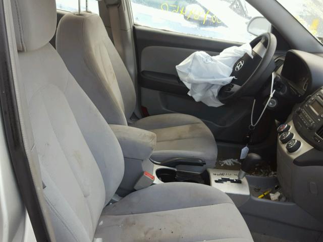 KMHDU46D57U175740 - 2007 HYUNDAI ELANTRA GL SILVER photo 5