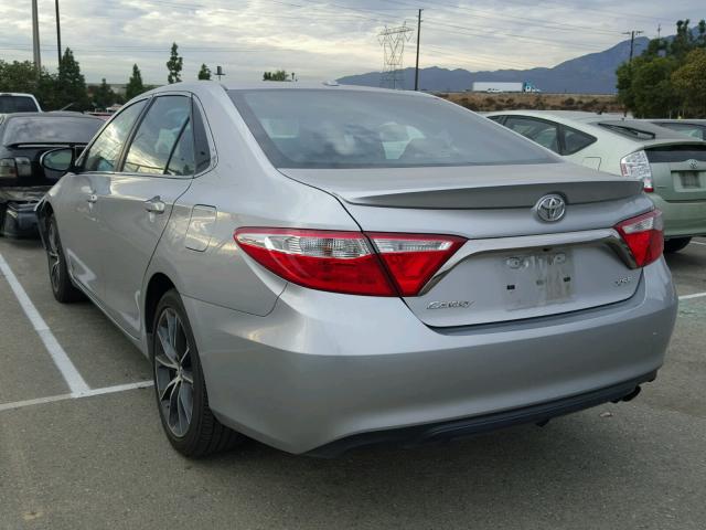 4T1BF1FK8FU913575 - 2015 TOYOTA CAMRY LE SILVER photo 3