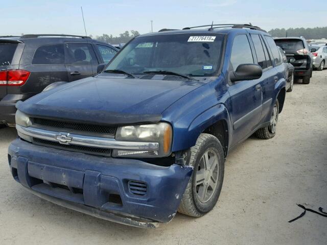 1GNDS13S952367335 - 2005 CHEVROLET TRAILBLAZE BLUE photo 2