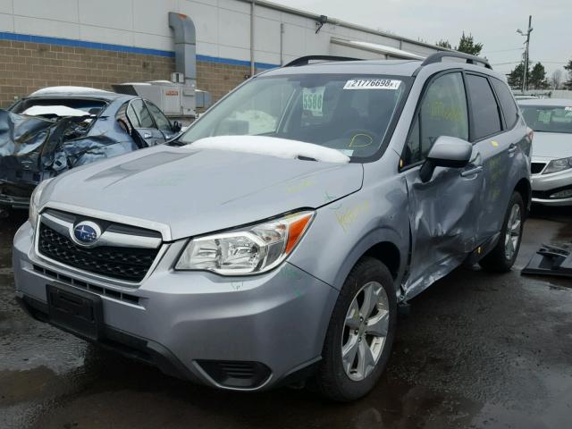 JF2SJAGC6FH800762 - 2015 SUBARU FORESTER 2 GRAY photo 2