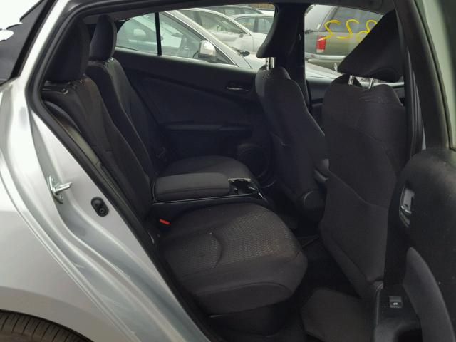 JTDKARFP3H3001538 - 2017 TOYOTA PRIUS PRIM ვერცხლისფერი ფოტო 6