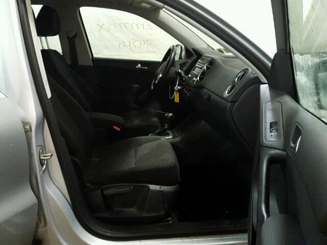 WVGAV3AX3DW622223 - 2013 VOLKSWAGEN TIGUAN S SILVER photo 5