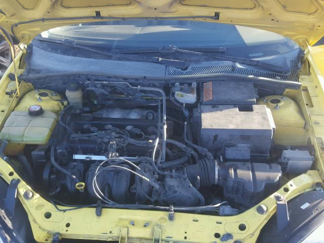 3FAFP37N05R103845 - 2005 FORD FOCUS ZX5 YELLOW photo 7