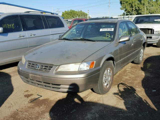 JT2BG22K5X0331853 - 1999 TOYOTA CAMRY LE GRAY photo 2