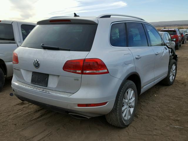 WVGEF9BP8DD005881 - 2013 VOLKSWAGEN TOUAREG V6 SILVER photo 4