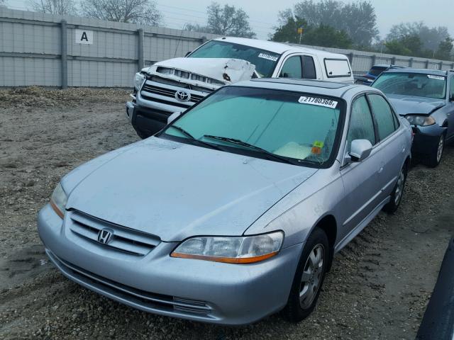 1HGCG56622A010206 - 2002 HONDA ACCORD EX SILVER photo 2