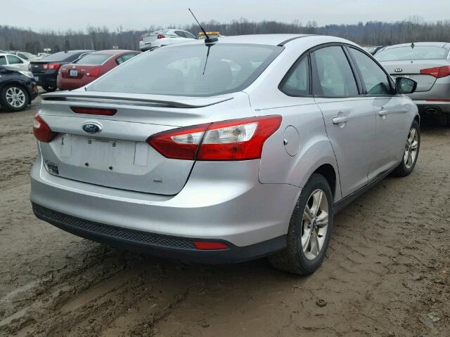 1FAHP3F24CL272083 - 2012 FORD FOCUS SE SILVER photo 4