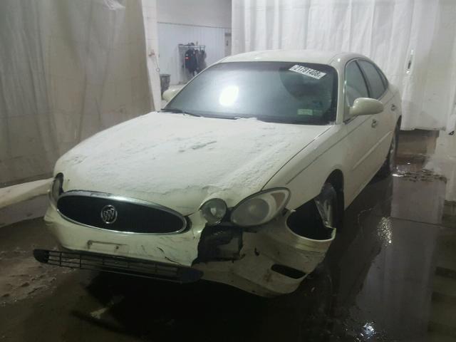 2G4WD532851262266 - 2005 BUICK LACROSSE C WHITE photo 2