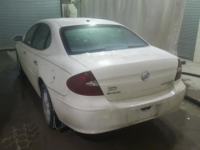 2G4WD532851262266 - 2005 BUICK LACROSSE C WHITE photo 3