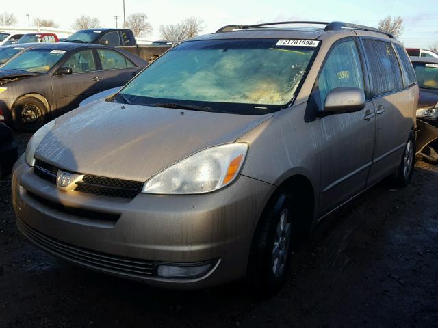 5TDZA22C74S186257 - 2004 TOYOTA SIENNA XLE GOLD photo 2