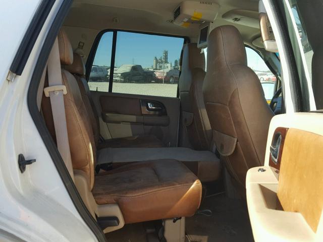 1FMFU17586LA58253 - 2006 FORD EXPEDITION WHITE photo 6