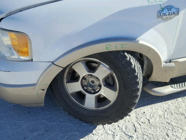 1FMFU17586LA58253 - 2006 FORD EXPEDITION WHITE photo 9