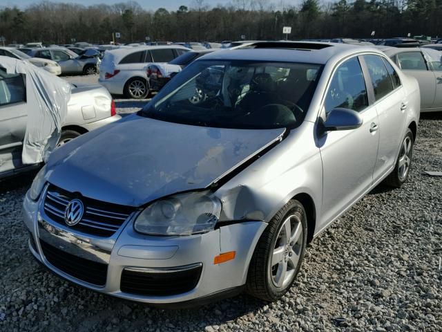 3VWRM71K58M107507 - 2008 VOLKSWAGEN JETTA SE SILVER photo 2