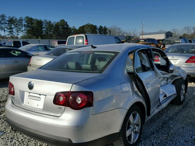 3VWRM71K58M107507 - 2008 VOLKSWAGEN JETTA SE SILVER photo 4