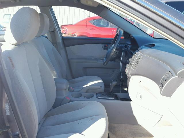 KNAGE123265020529 - 2006 KIA OPTIMA LX GRAY photo 5