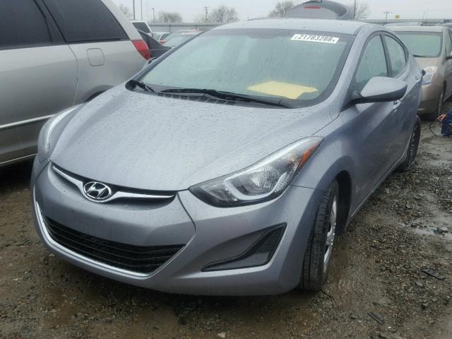 5NPDH4AE9GH700592 - 2016 HYUNDAI ELANTRA SE SILVER photo 2