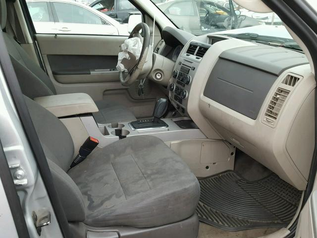 1FMCU03G89KD10114 - 2009 FORD ESCAPE XLT SILVER photo 5