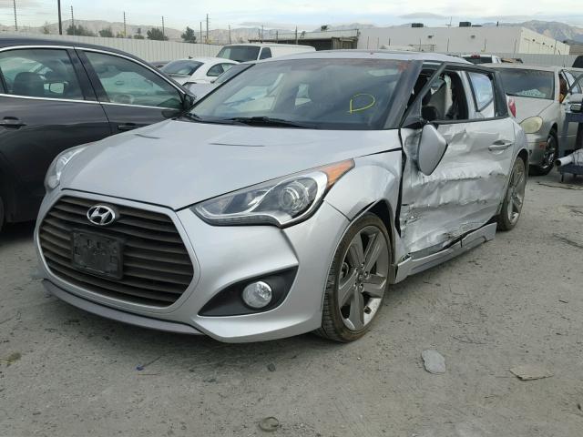 KMHTC6AE4DU106947 - 2013 HYUNDAI VELOSTER T GRAY photo 2