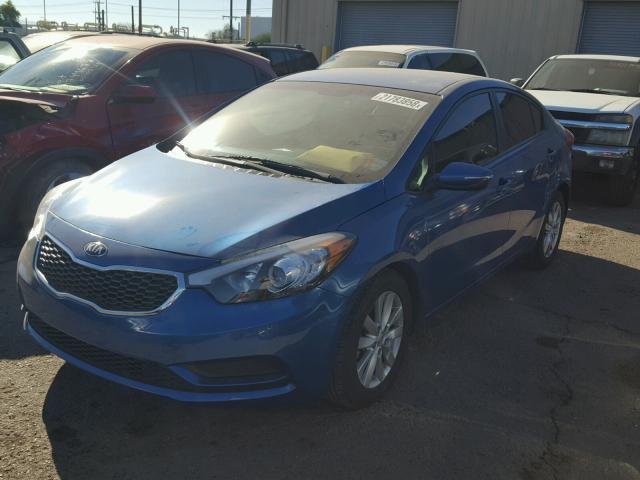 KNAFX4A6XE5097411 - 2014 KIA FORTE LX BLUE photo 2