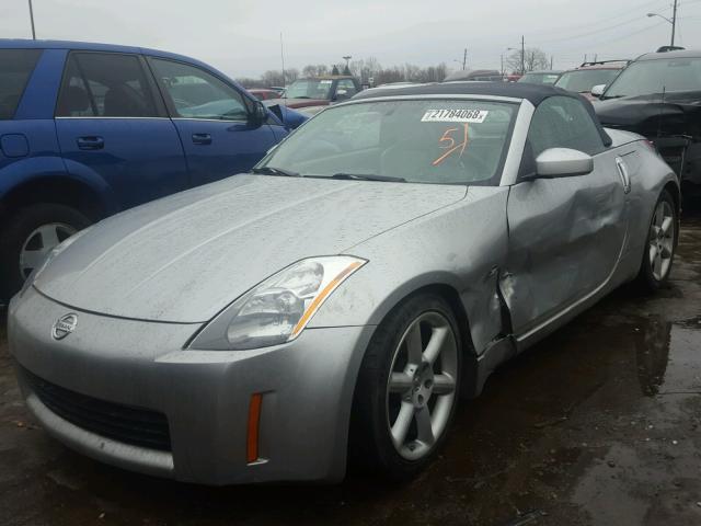 JN1AZ36A95M751015 - 2005 NISSAN 350Z ROADS SILVER photo 2