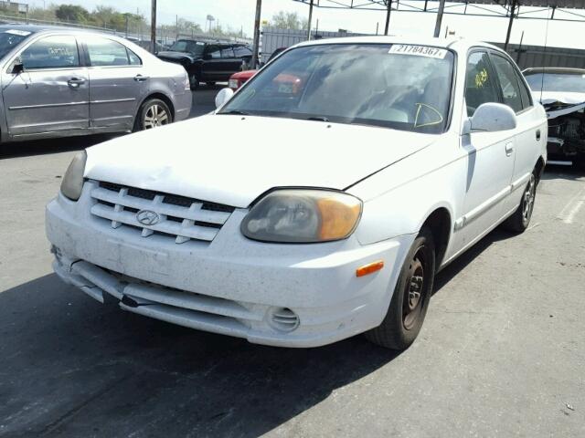 KMHCG45C95U598992 - 2005 HYUNDAI ACCENT GL WHITE photo 2