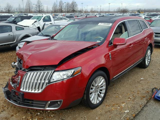 2LMHJ5FR4BBJ50570 - 2011 LINCOLN MKT RED photo 2