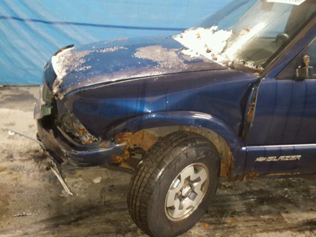 1GNCT18WXYK239453 - 2000 CHEVROLET BLAZER BLUE photo 9