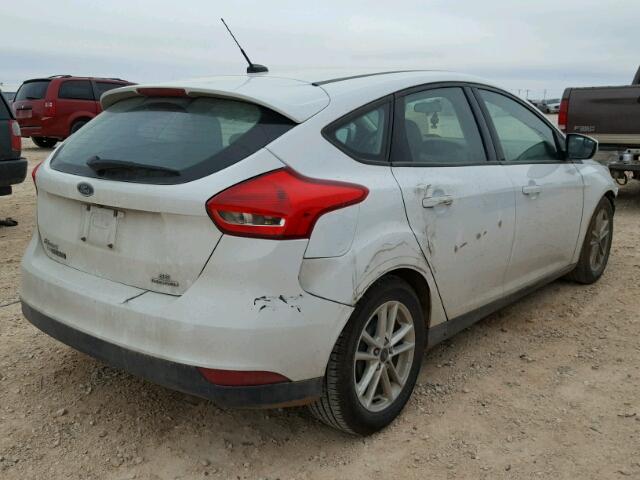 1FADP3K22GL310078 - 2016 FORD FOCUS SE WHITE photo 4