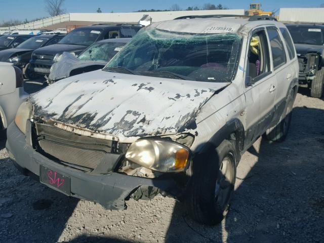 4F2CZ04175KM35874 - 2005 MAZDA TRIBUTE S WHITE photo 2