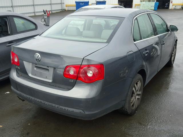 3VWSG71K85M627835 - 2005 VOLKSWAGEN NEW JETTA GRAY photo 4