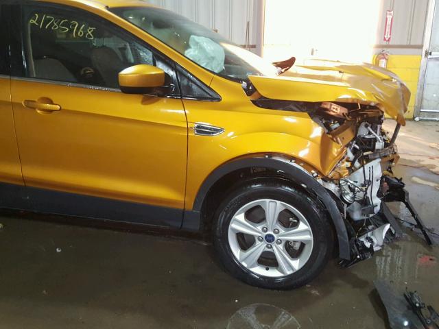 1FMCU9GX3GUB55701 - 2016 FORD ESCAPE SE ORANGE photo 9