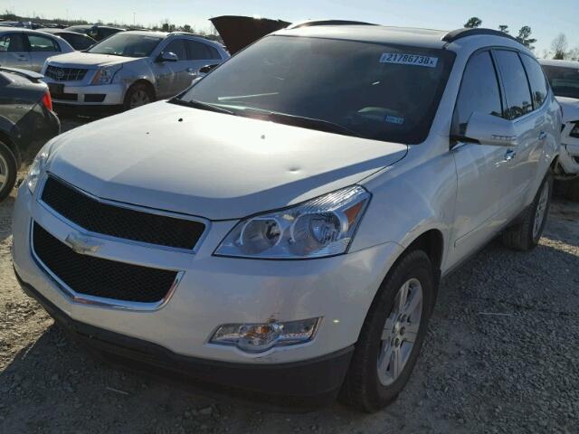 1GNKRJED4BJ136037 - 2011 CHEVROLET TRAVERSE L WHITE photo 2